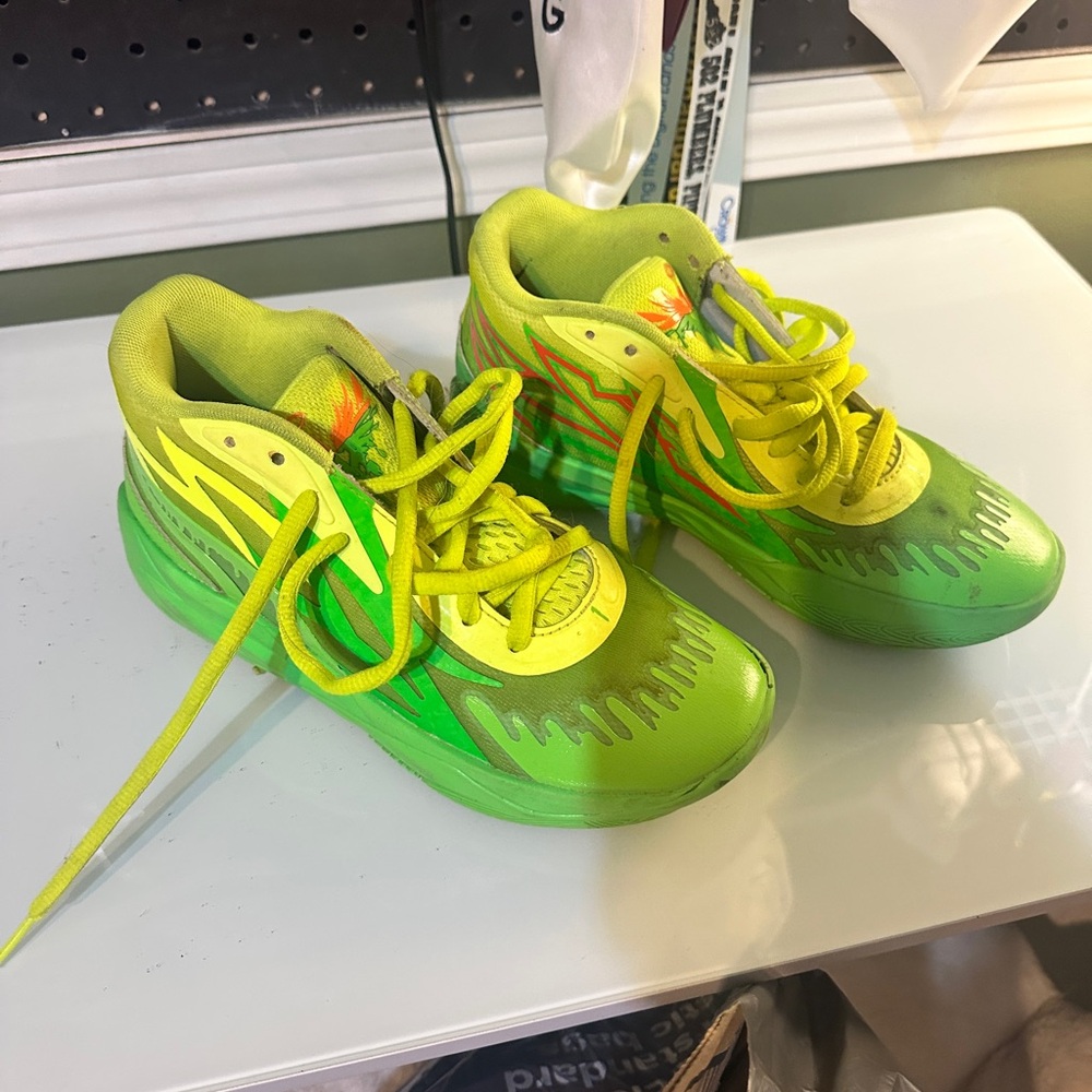 Puma LaMelo Ball MB.02 Nickelodeon Slime Kids Sneakers in Green and Yellow